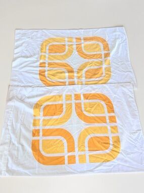Vintage TruRest Pillowcase Set 2 White Yellow Geometric Canada